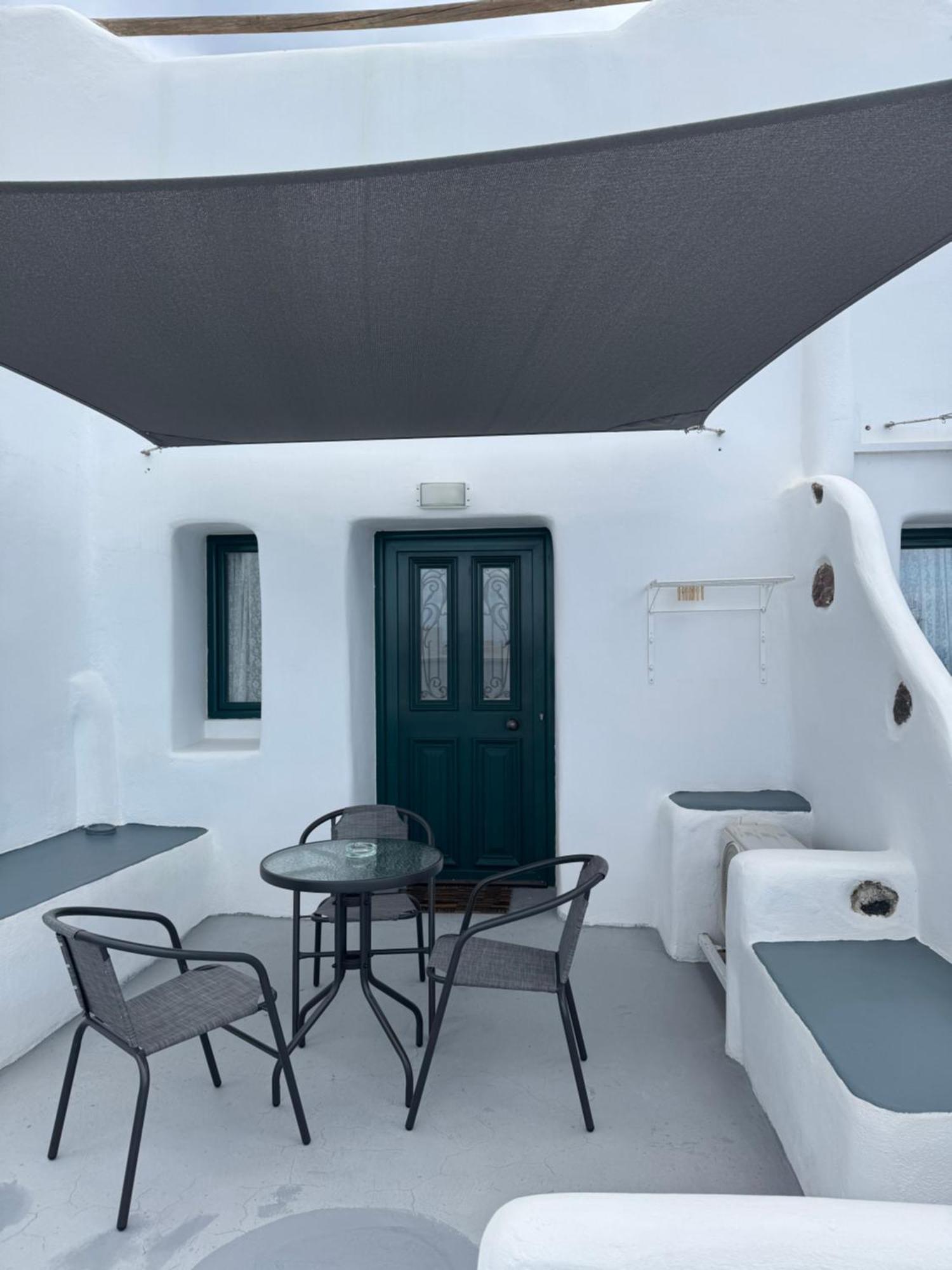 Manias Residences 3* Fira (Santorini)
