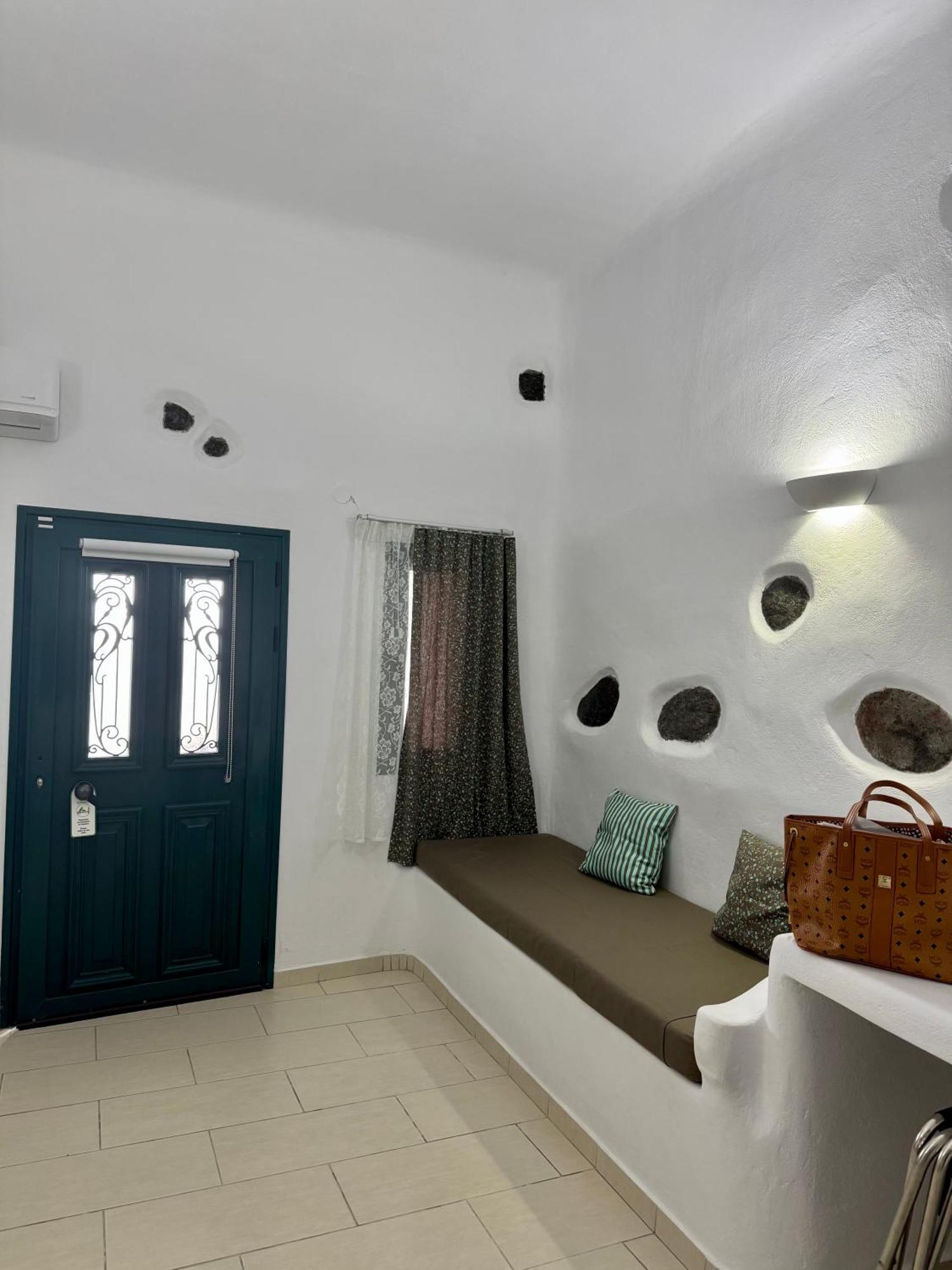 Apartahotel Manias Residences Fira (Santorini)