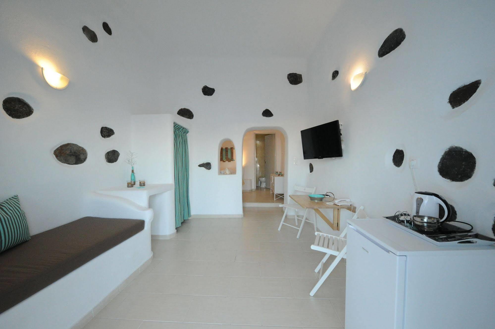 Aparthotel Manias Residences Firá