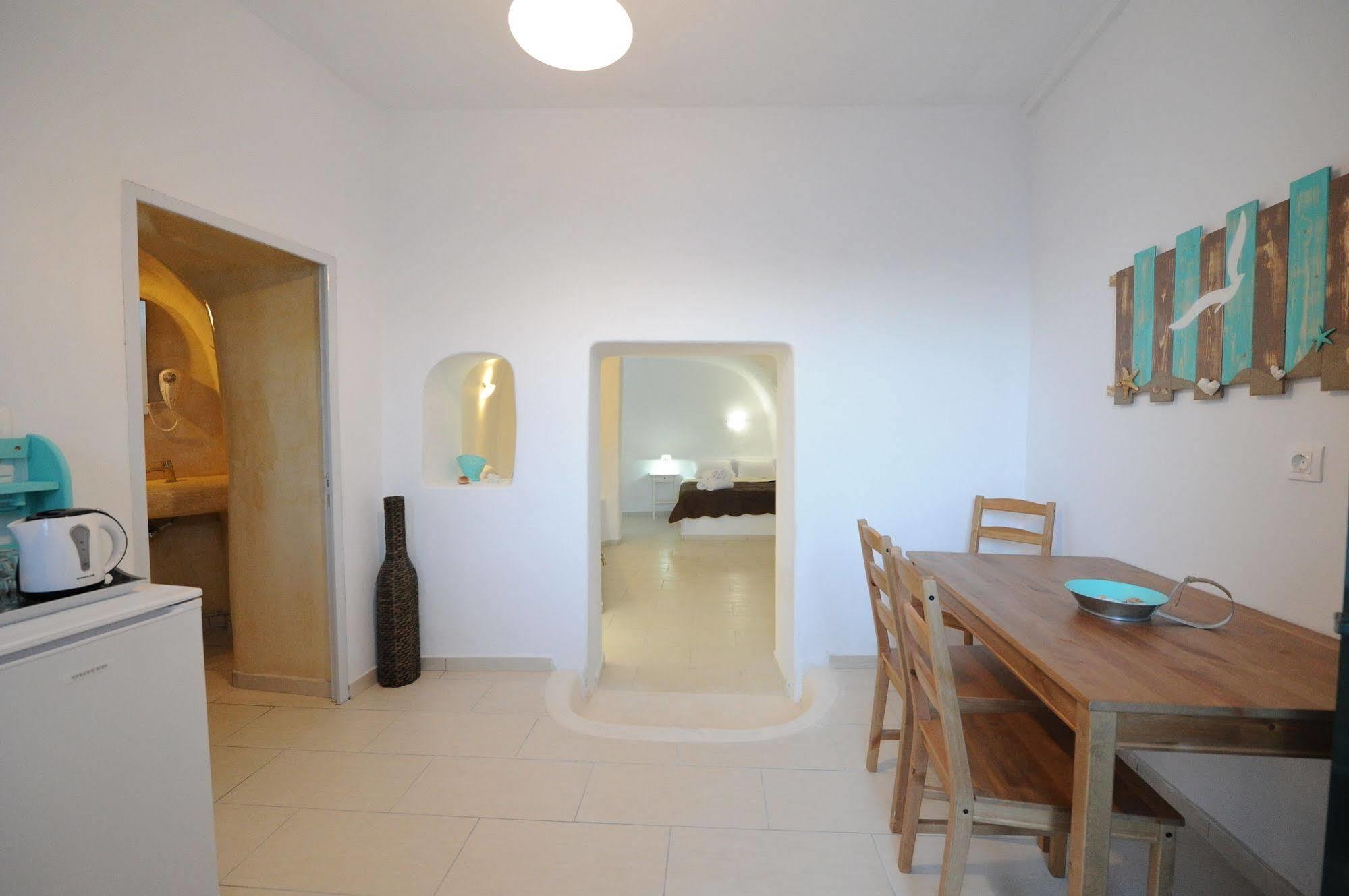 Manias Residences Aparthotel