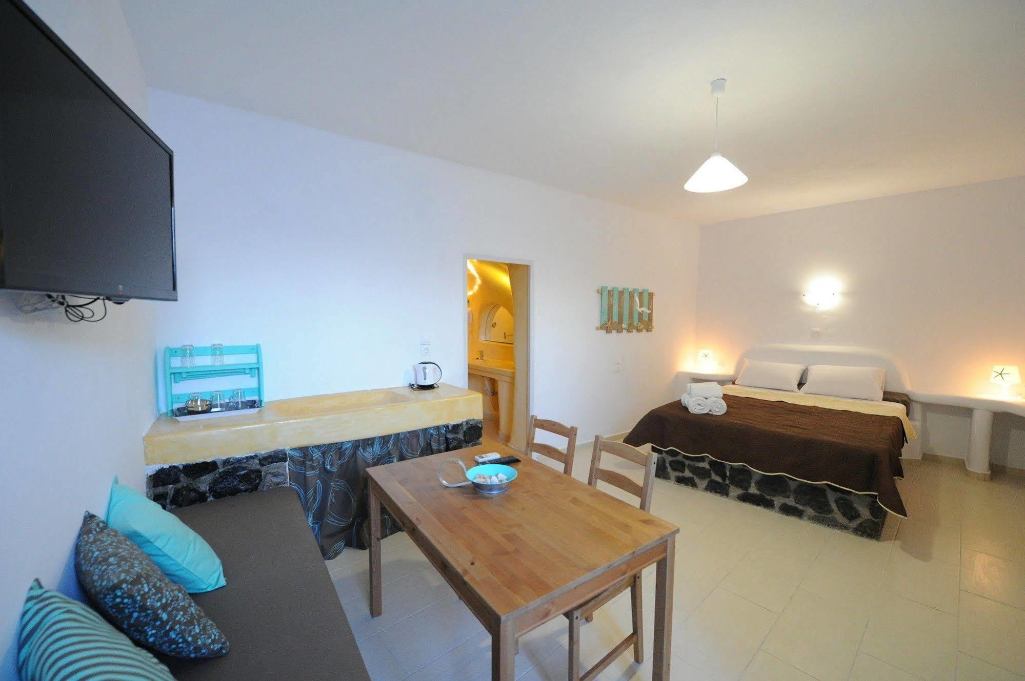 Manias Residences Aparthotel